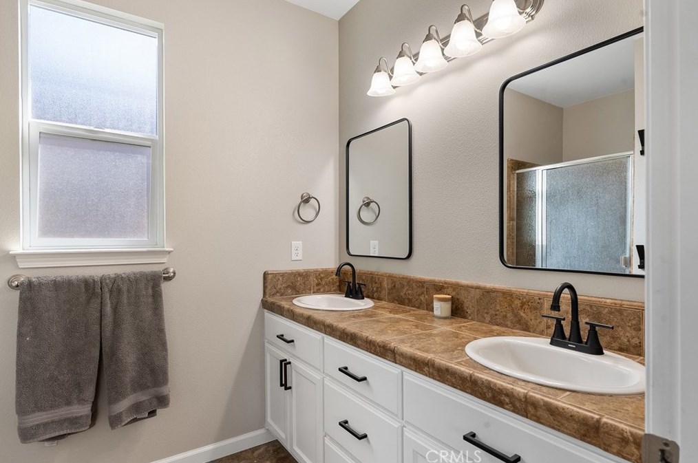 112 Degarmo Dr, Chico CA  95973-8010 exterior