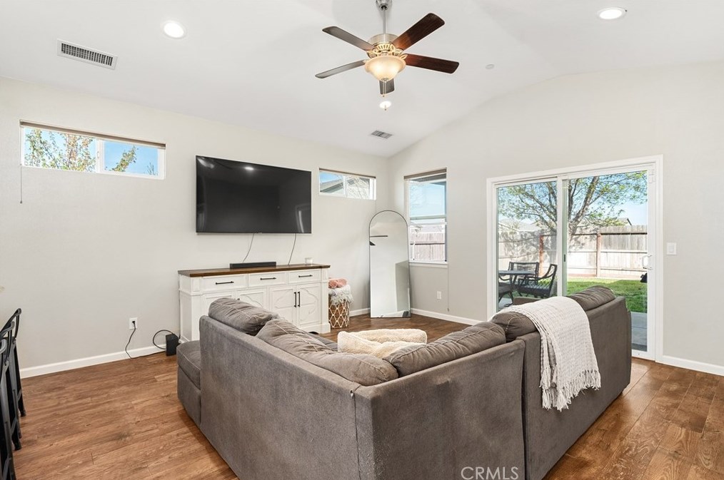 112 Degarmo Dr, Chico CA  95973-8010 exterior