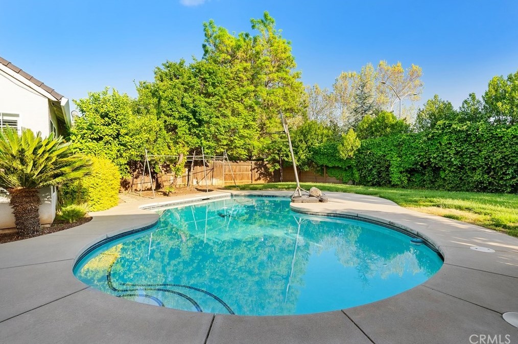 441 Southbury Ln, Chico CA  95973-8207 exterior