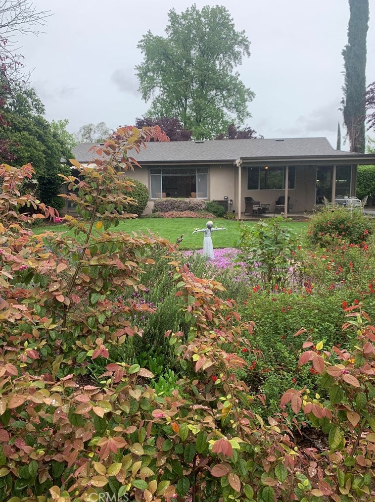9 Sunland Dr, Chico, CA 95926-1445
