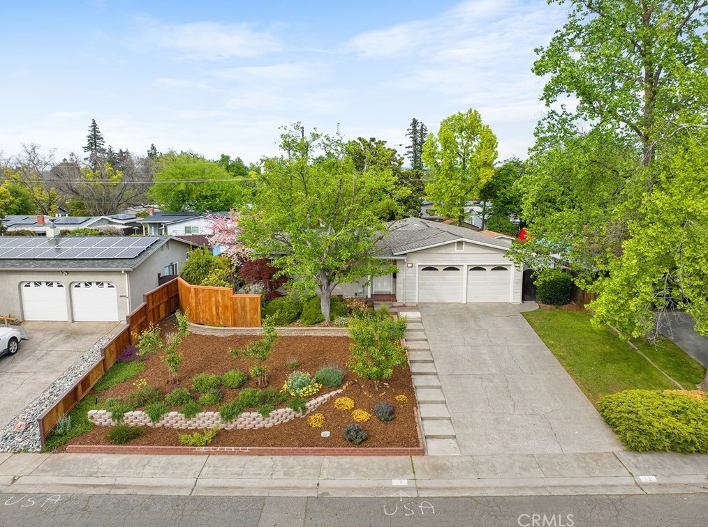 12 Amber Way, Chico, CA 95926-1702