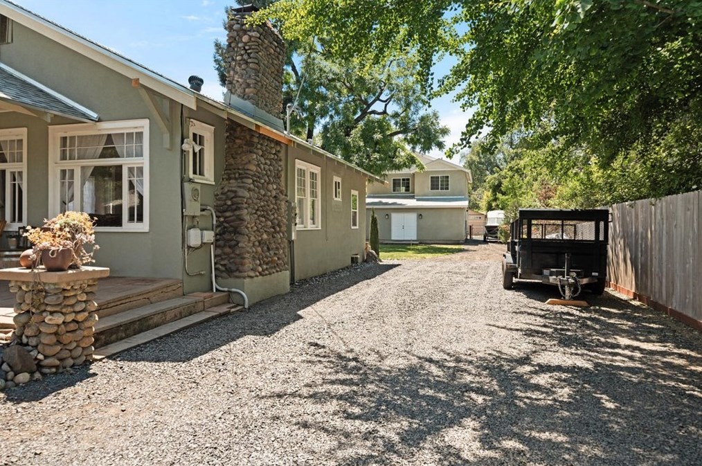 1129 Stewart Ave, Chico, CA 95926