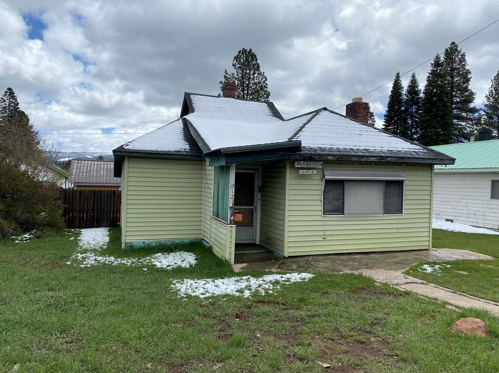 612 Birch St, Peninsula Village, CA 96137