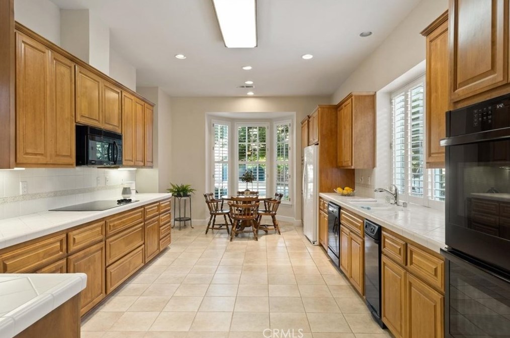 3174 Wood Creek Dr, Chico, CA 95928-7360