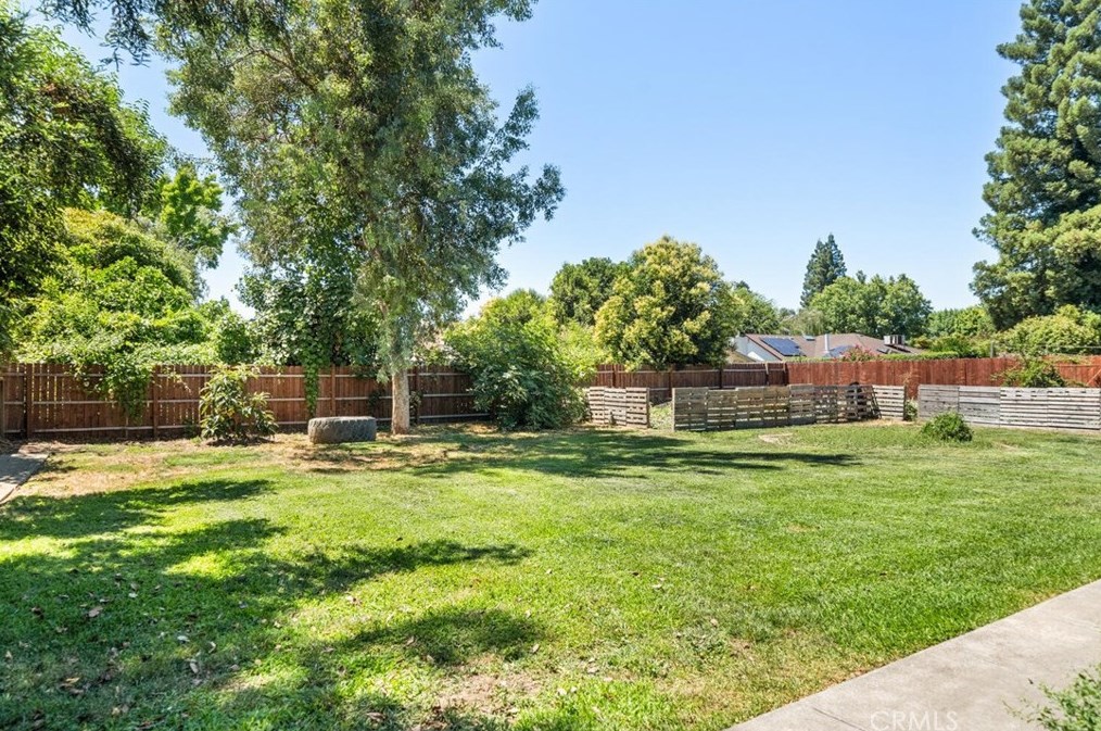 1129 Valley Oak Dr, Chico, CA 95926