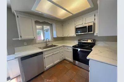 1110 W 8th Avenue #4, Chico, CA 95926 - Photo 6