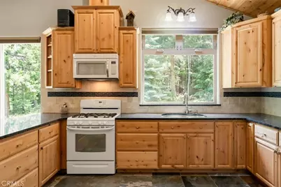5022 Elderberry, Weed, CA 96094 - Photo 28