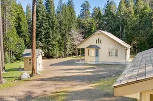 5022 Elderberry, Weed, CA 96094 - Photo 4