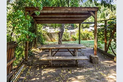 4841 Siskiyou Ave, Dunsmuir, CA 96025 - Photo 8