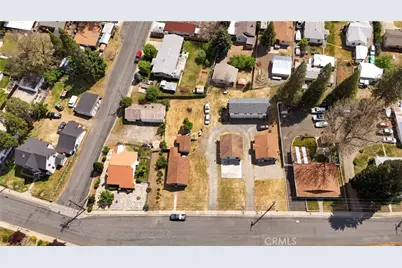 709 Lane St, Yreka, CA 96097 - Photo 2