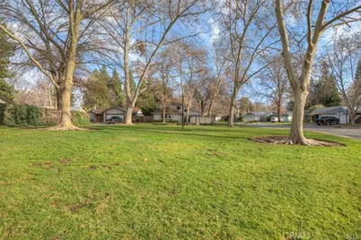 717 Victorian Park, Chico, CA 95926 - Photo 32