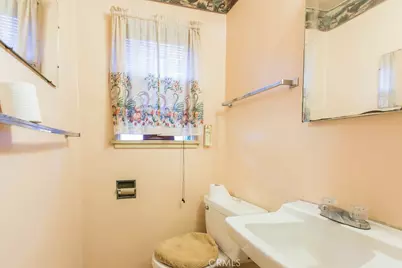 1122 W 124th Street, Los Angeles, CA 90044 - Photo 26