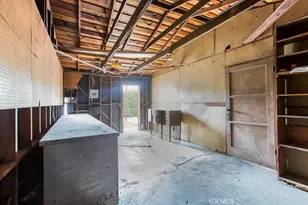 1122 W 124th St, Los Angeles, CA 90044 - Photo 30
