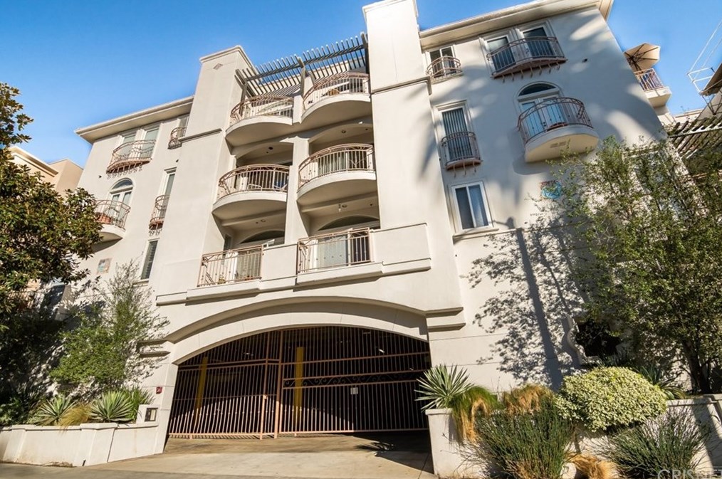1920 Beverly Glen Blvd, Los Angeles, CA 90025-5161