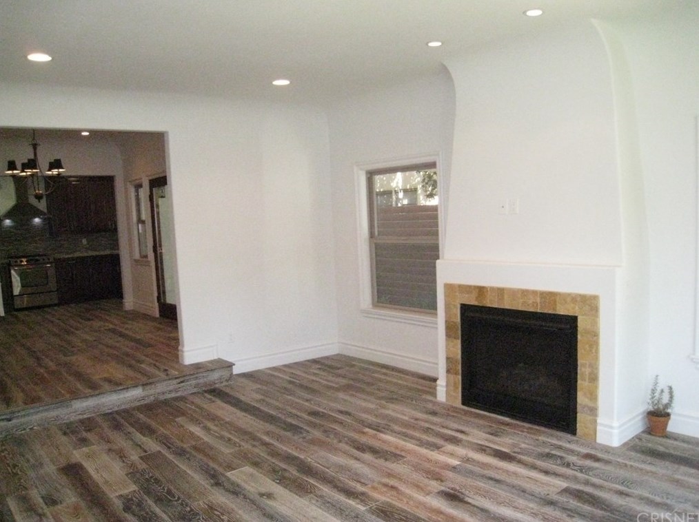 1265 Cloverdale Ave, Los Angeles CA  90019-2838 exterior