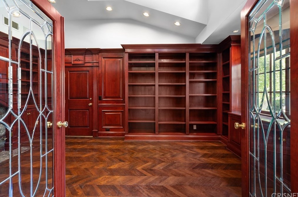 24612 Wingfield Rd, Calabasas, CA 91302