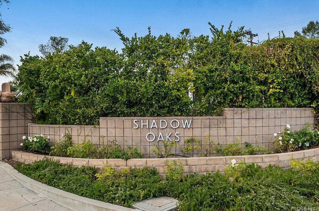 1068 Bart Cir, Thousand Oaks, CA 91360-3643