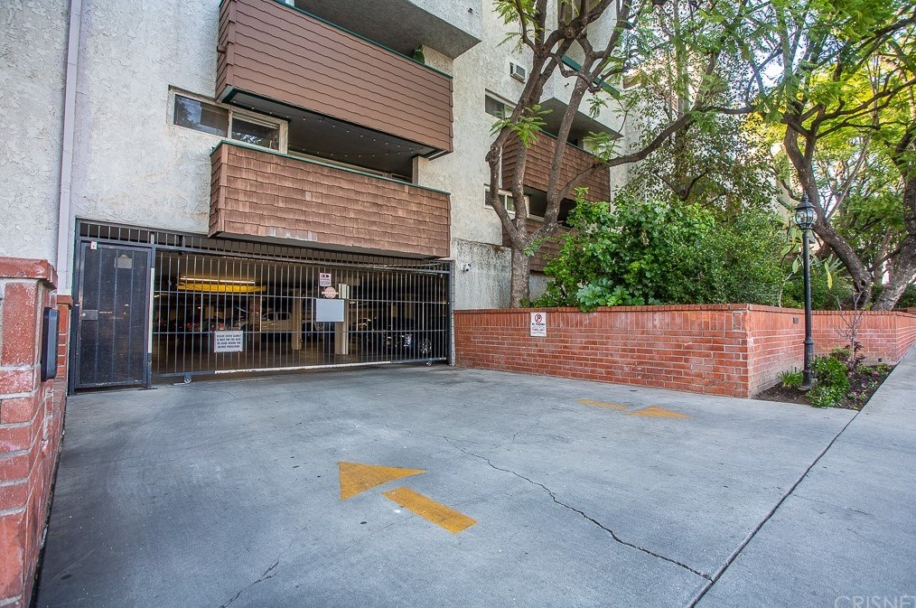 355 Los Robles Ave, Pasadena CA 91101-3228 exterior