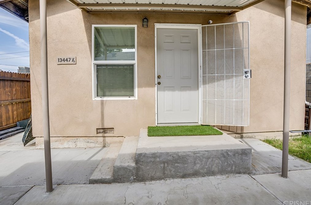13447 Filmore St, Los Angeles, CA 91331-2904