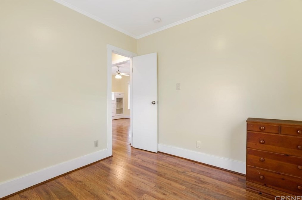 1747 New Hampshire Ave, Los Angeles, CA 90006-4515