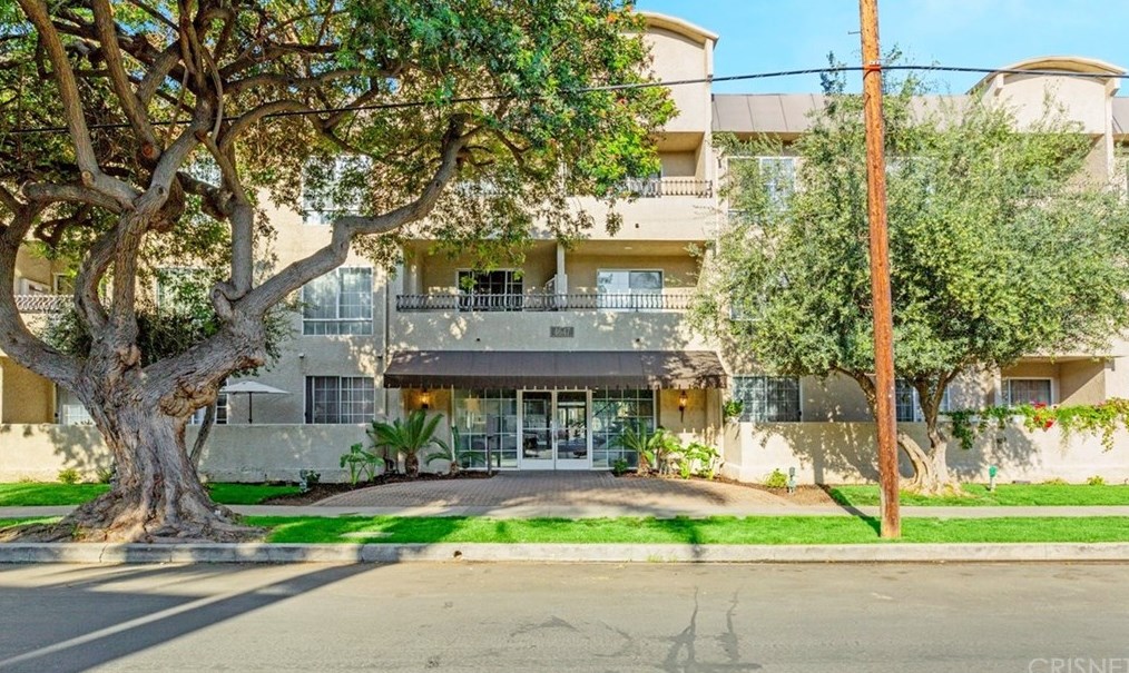 4647 Willis Ave #304, Van Nuys, CA 91403