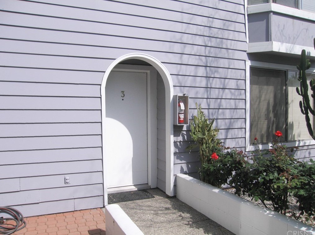 585 Garfield Ave, Pasadena CA 91101-1005 exterior