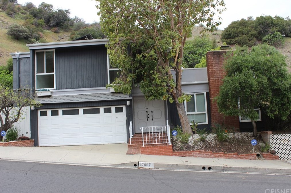 17067 Escalon Dr, Van Nuys, CA 91436