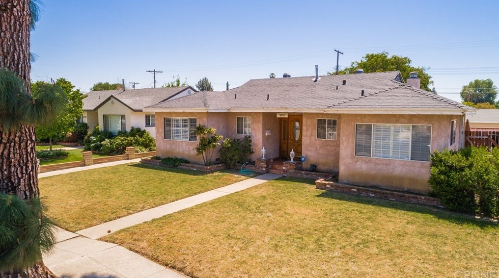 15854 Chatsworth St, San Fernando, CA 91344-7126