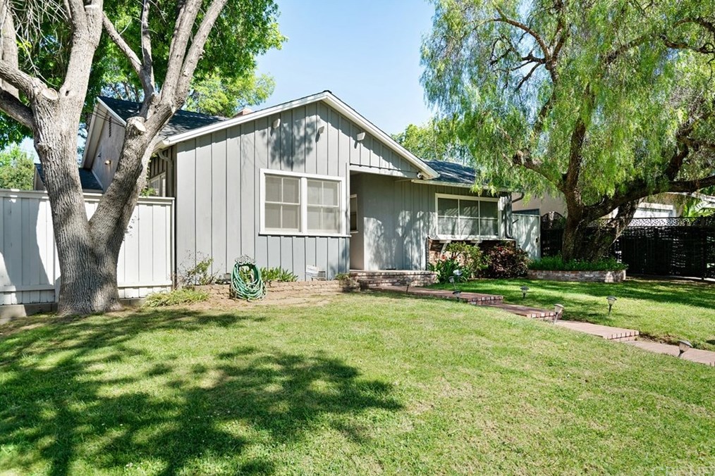 4734 Tyrone Ave, Van Nuys, CA 91423