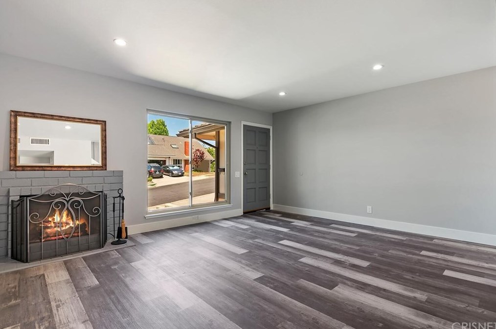 858 Kenmore Cir, Thousand Oaks, CA 91320