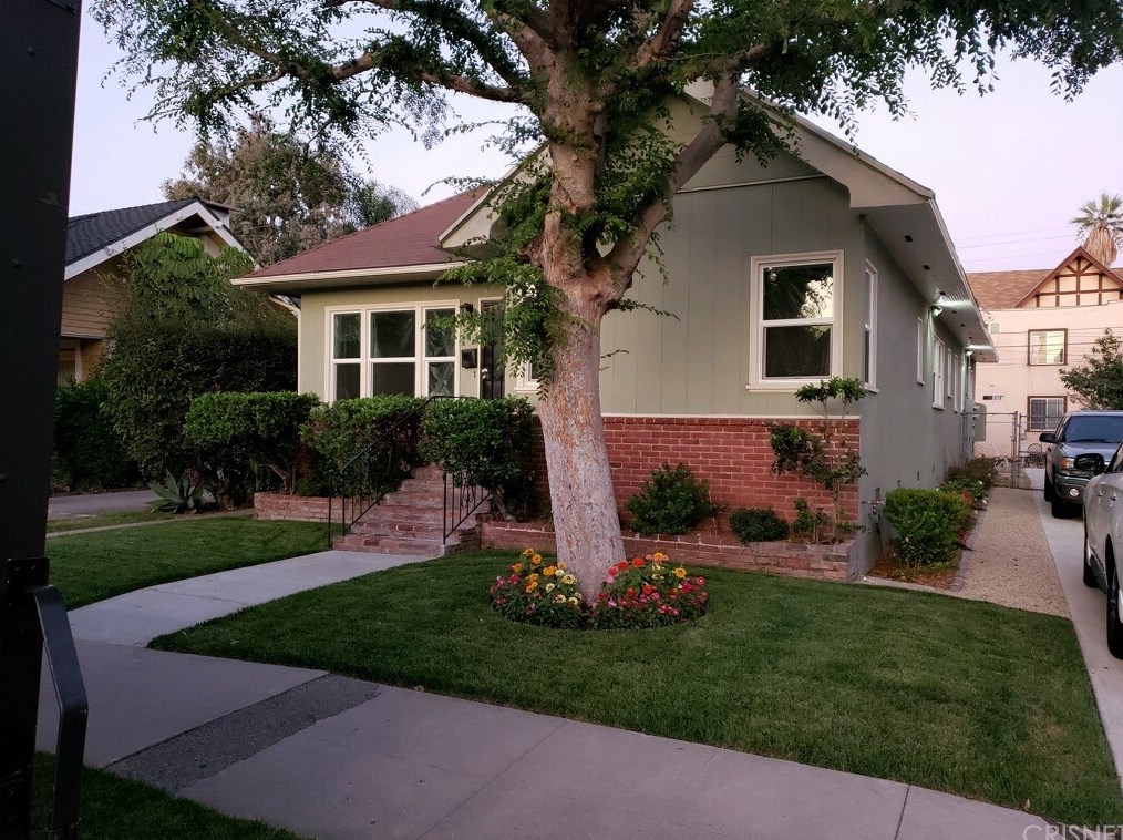 2656 Magnolia Ave, Los Angeles, CA 90007-2301