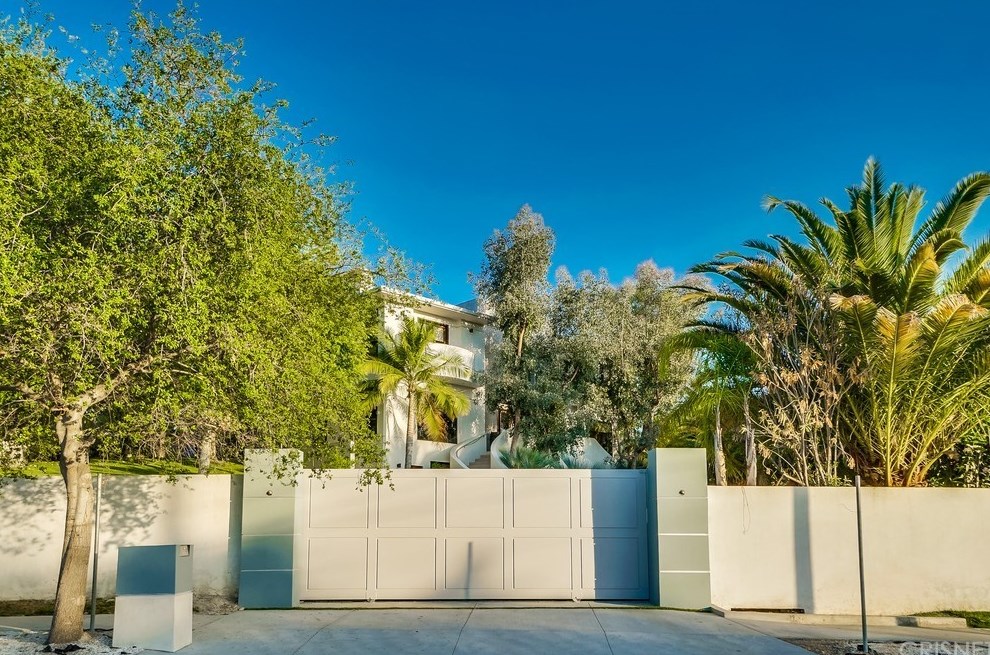 4990 Mecca Ave, Los Angeles, CA 91356