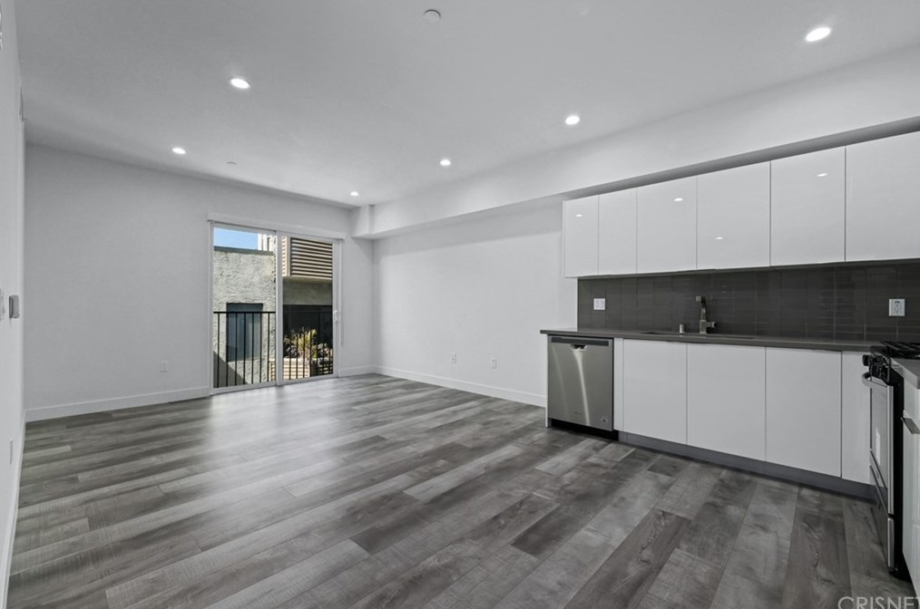 12905 Landale St #302, North Hollywood, CA 91604