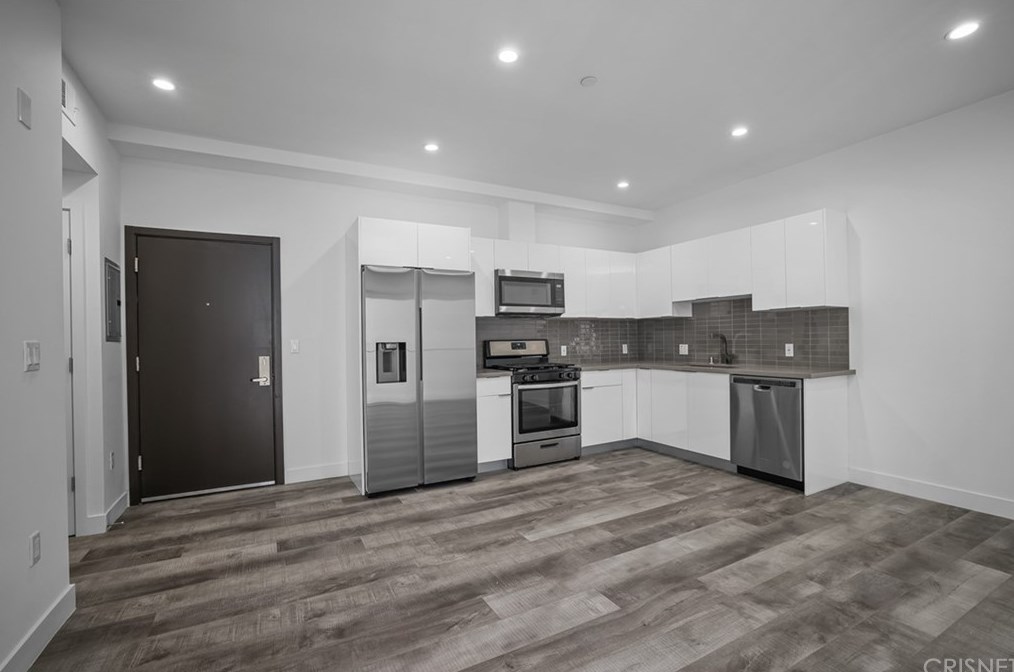 12905 Landale St #203, North Hollywood, CA 91604