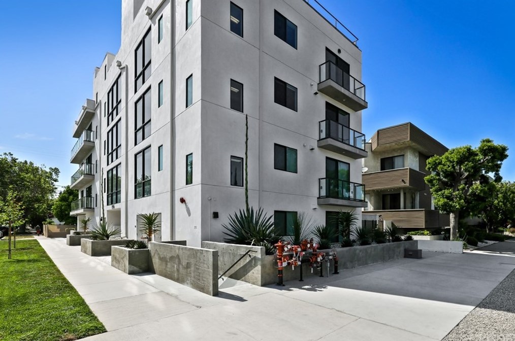 12905 Landale St #401, North Hollywood, CA 91604