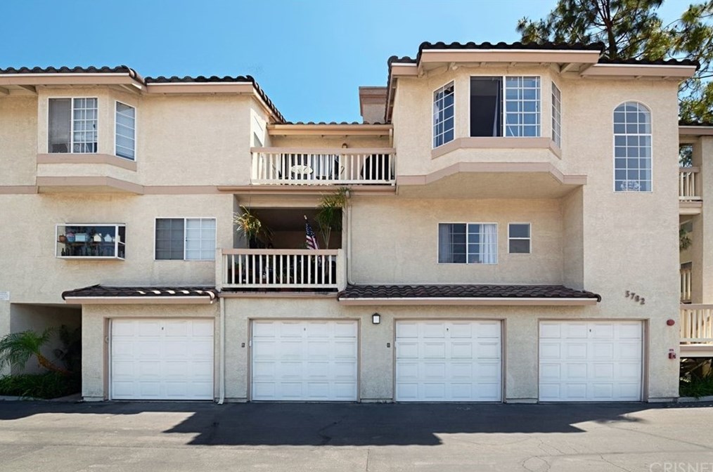 5782 Oak Bank #105, Calabasas, CA 91377