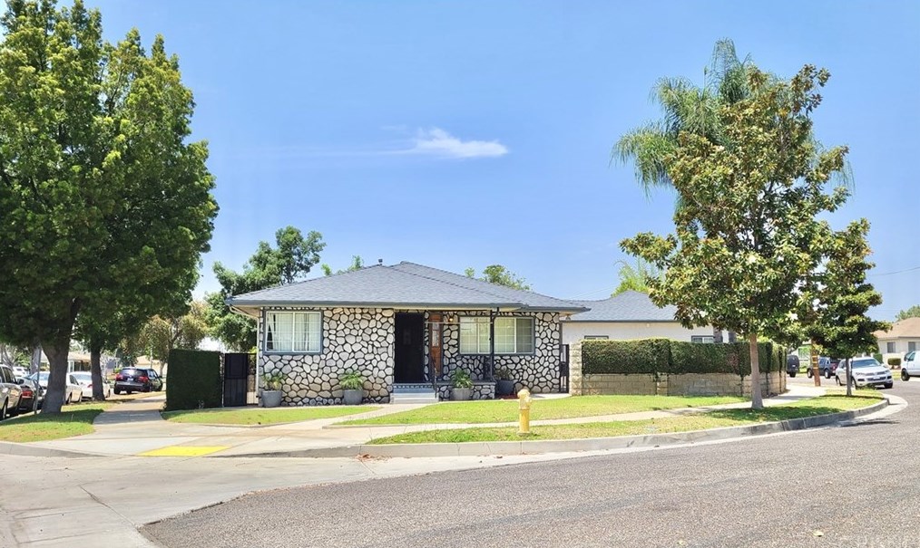 2100 Southside Dr, Montebello, CA 90640