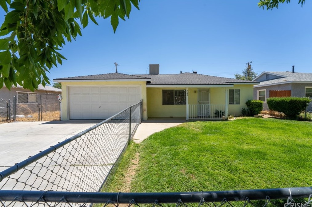 268 Avenue, Palmdale, CA