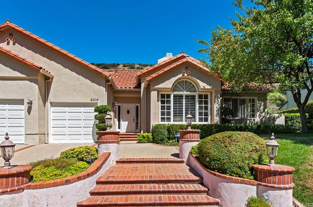 2209 Kirsten Lee Dr, Thousand Oaks, CA 91361-5570