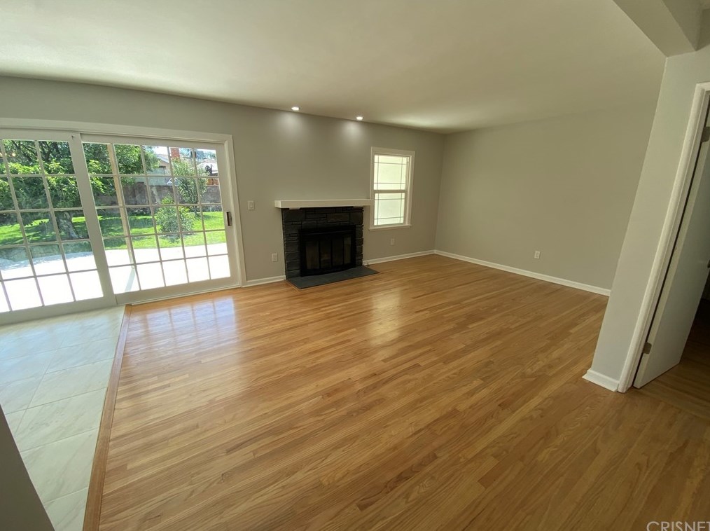 7113 Claire Ave, Los Angeles CA  91335-3824 exterior
