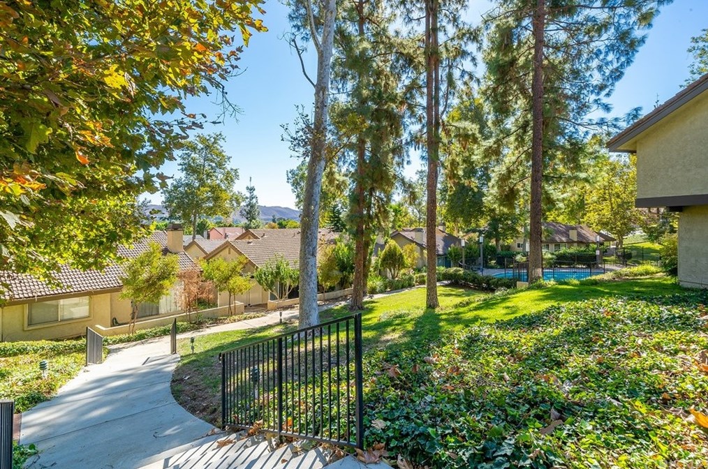 38 Meadowlark Ln, Calabasas CA  91377-1017 exterior