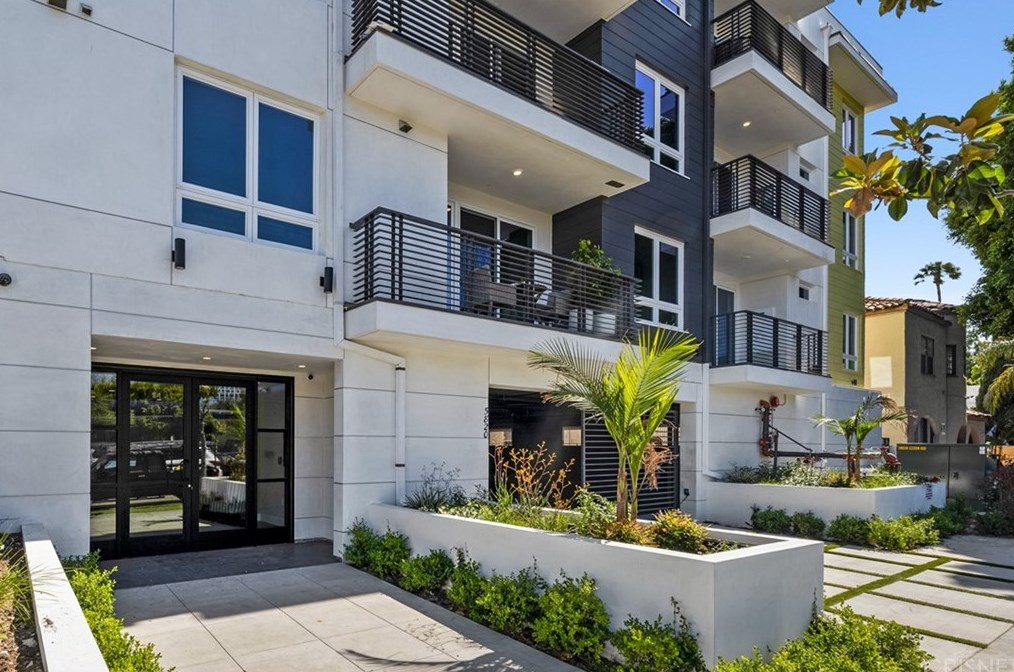 5820 La Mirada Ave #205, Los Angeles, CA 90038