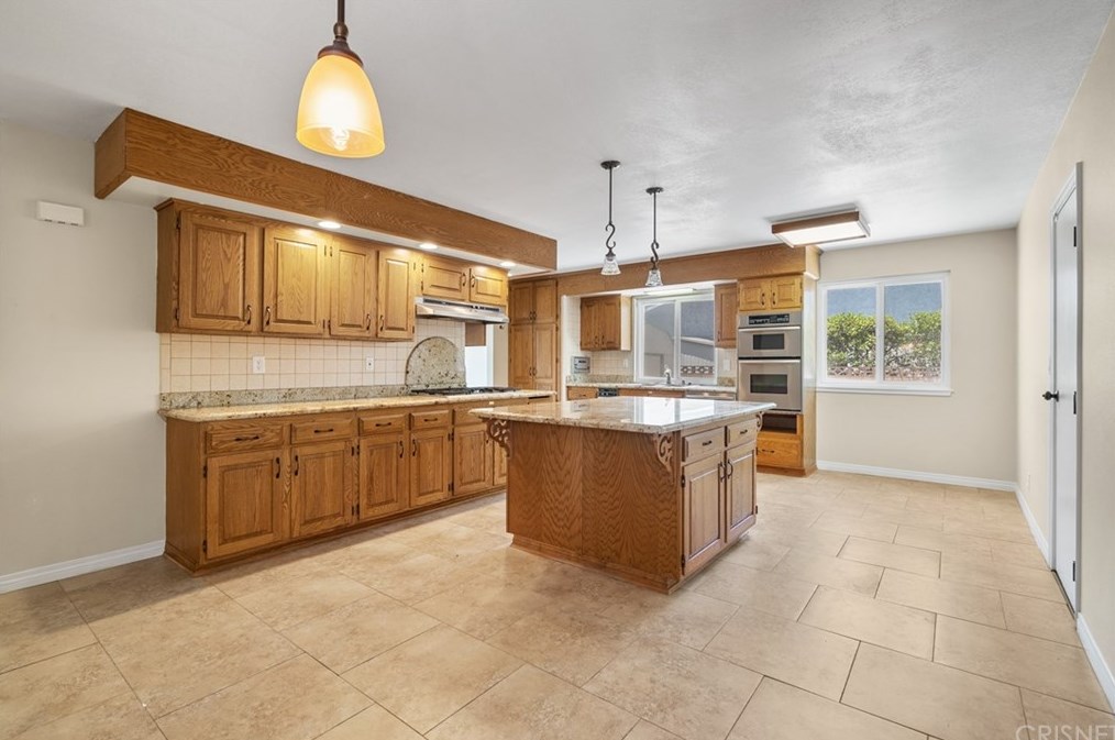 789 Hudspeth St, Simi Valley, CA 93065