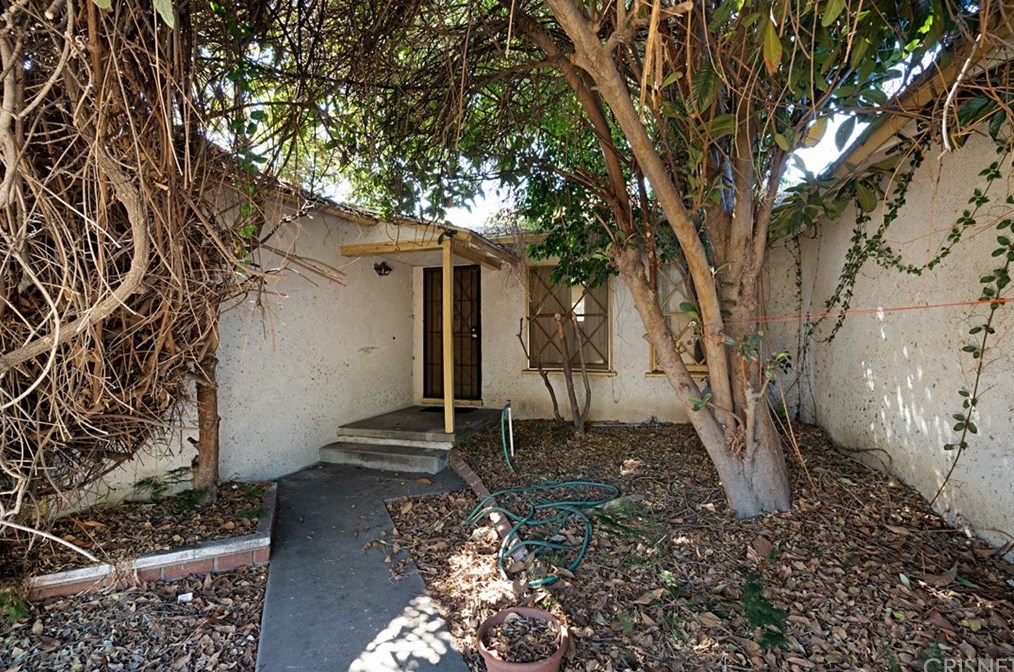 13907 Kelowna St, Los Angeles, CA 91331-6040