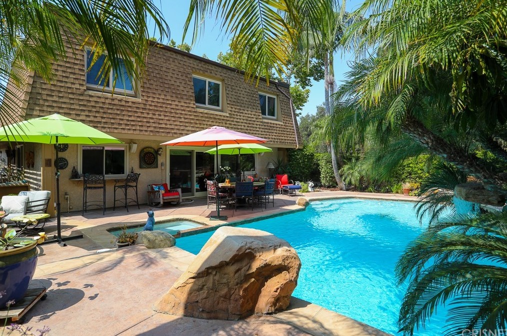 1809 Shady Brook Dr, Thousand Oaks, CA 91362-1335