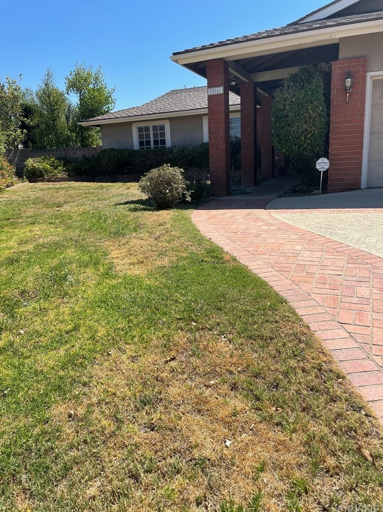 20541 Blackhawk St, Chatsworth, CA 91311-2404