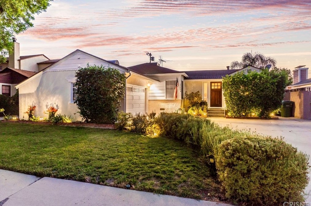 6643 Balcom Ave, Los Angeles, CA 91335-5606