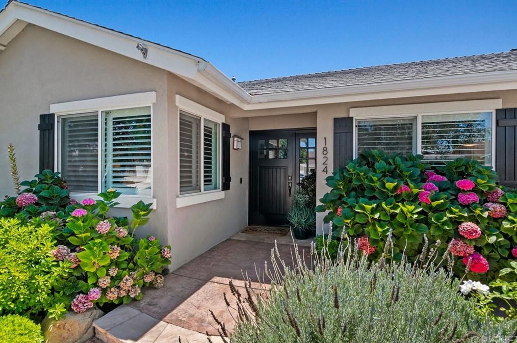 1824 Dorrit St, Thousand Oaks, CA 91320-3405