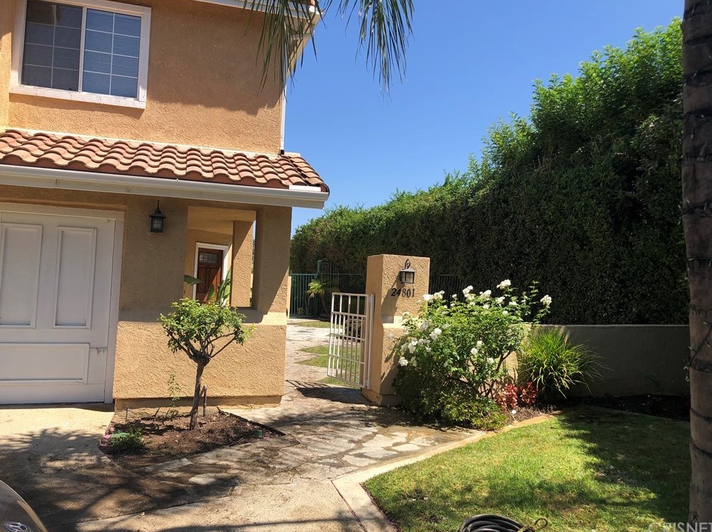 24801 Calle Cedro, Calabasas CA  91302-3037 exterior