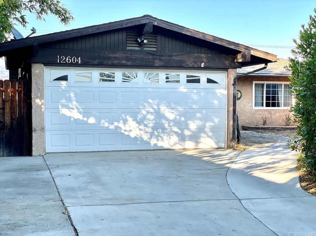 12604 Bracken St, Los Angeles, CA 91331-3405